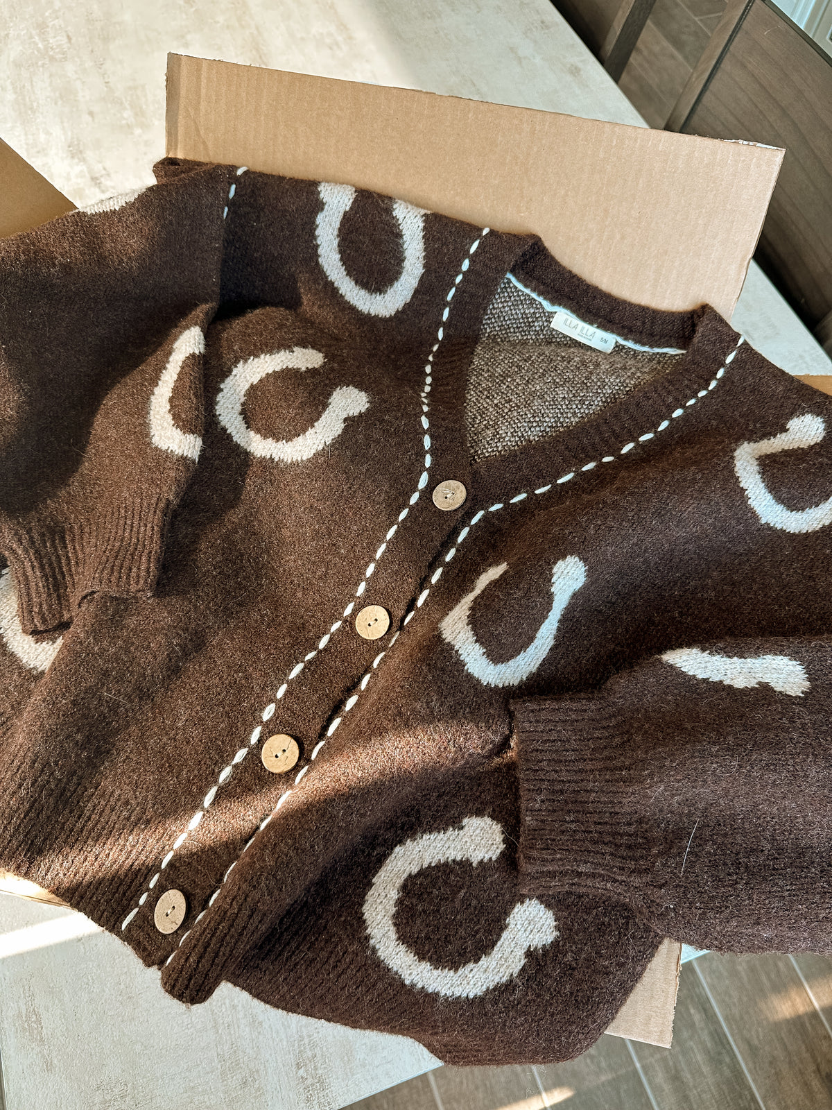 HORSESHOE CARDIGAIN - BROWN