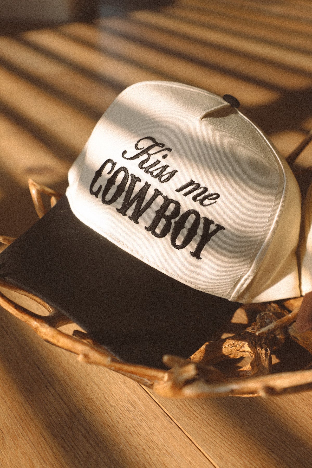 KISS ME COWBOY HAT